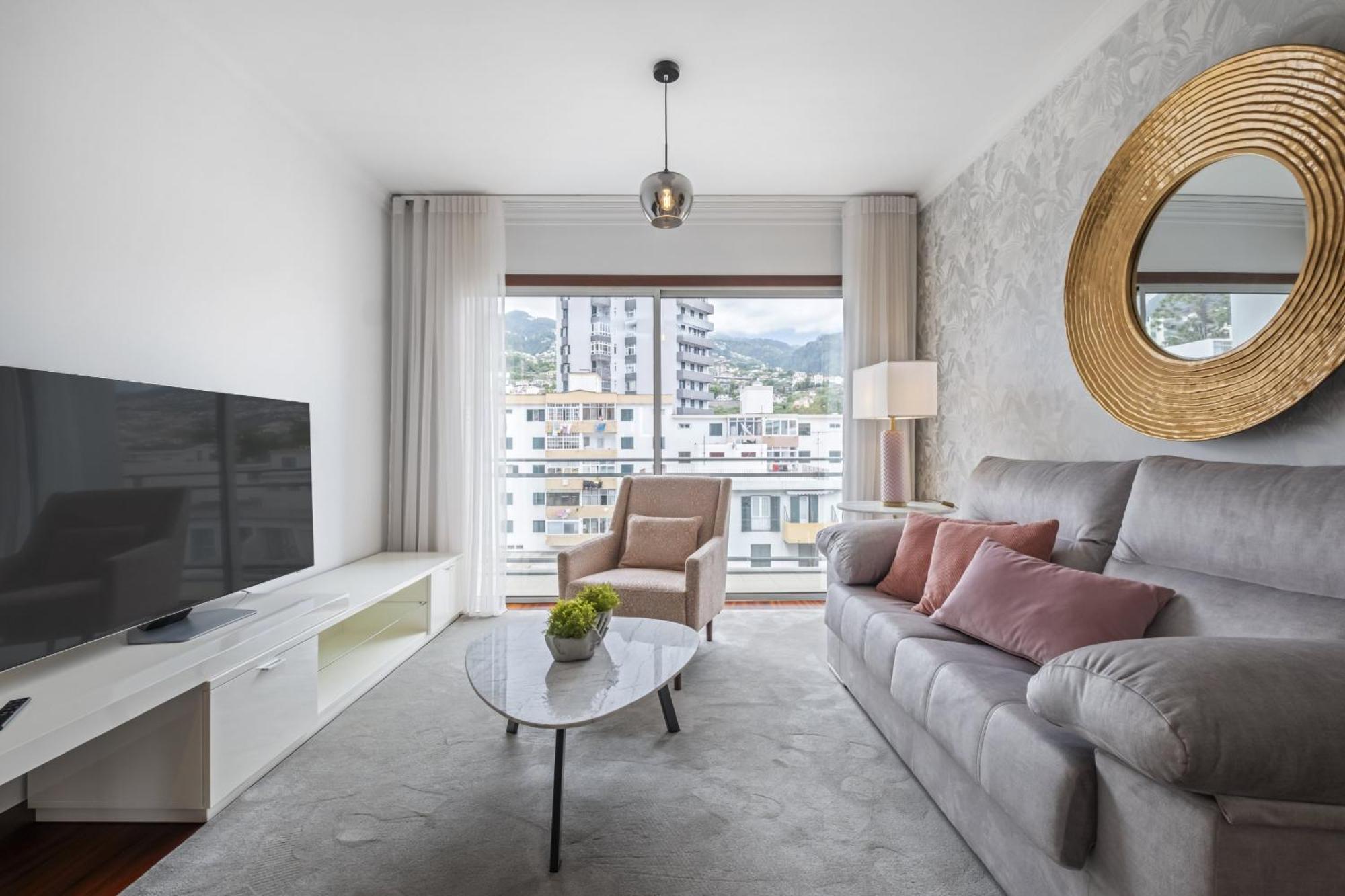 Fifth Apartment By Madeira Sun Travel ฟุงชาล ภายนอก รูปภาพ